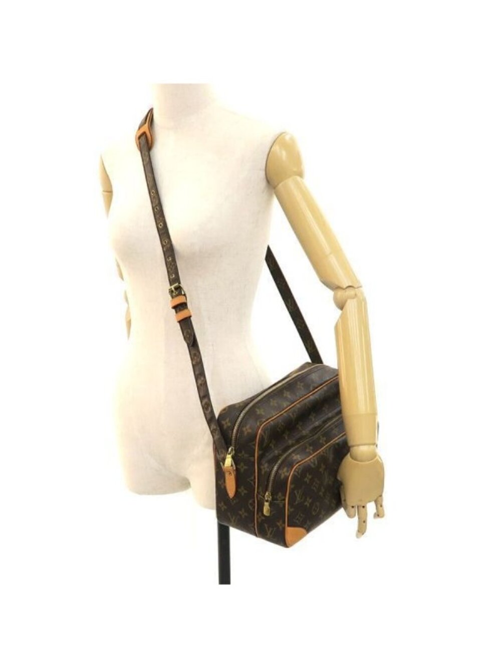 Louis Vuitton Monogram Nile Messenger Bag - Picture 9 of 9